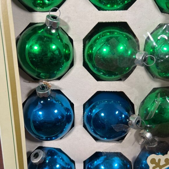 Vintage Pyramid Jumbo Christmas Ornaments 15-Count Made In USA Green & Blue Glas - Picture 2 of 2